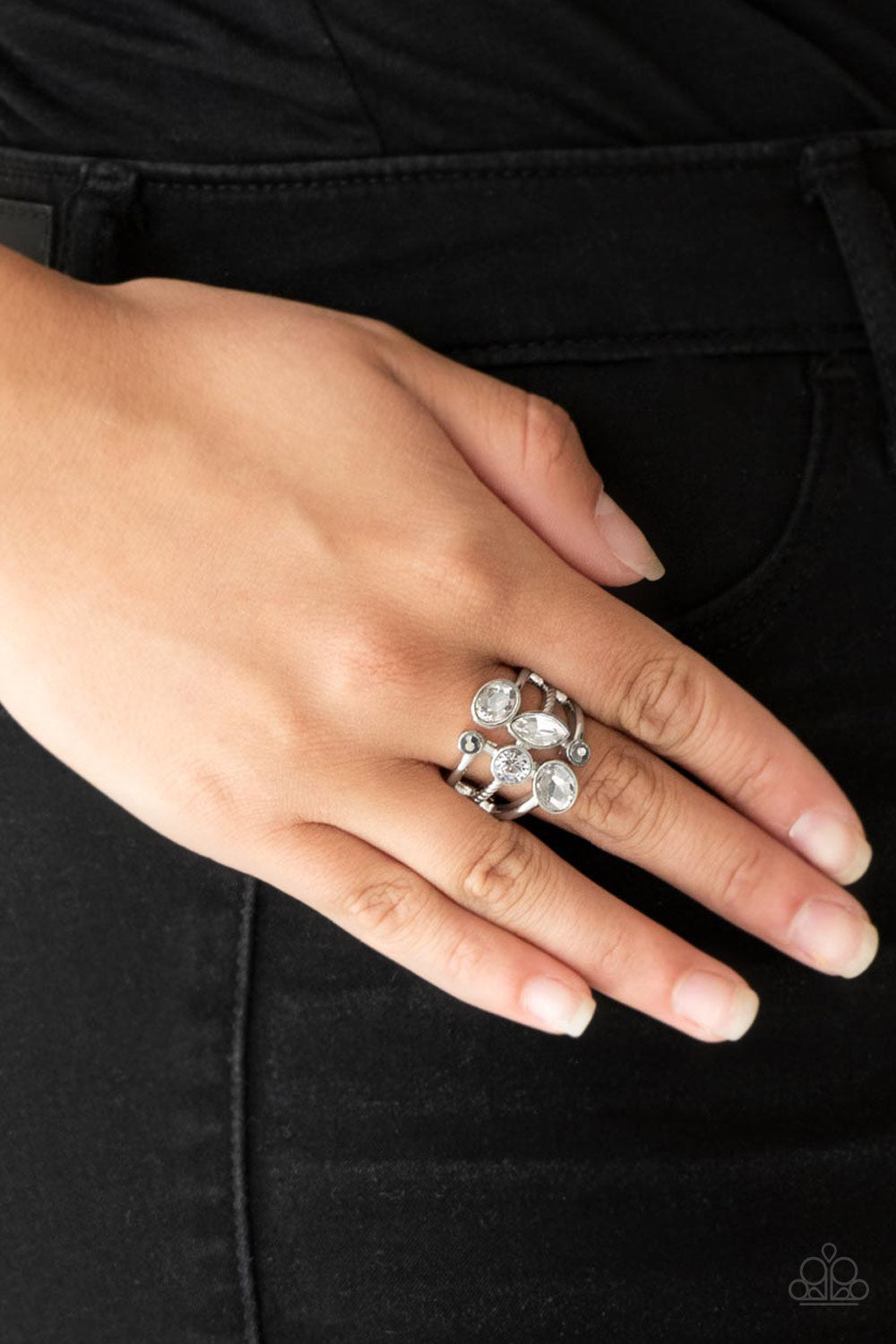 Metro Mingle - Silver - Paparazzi Accessories