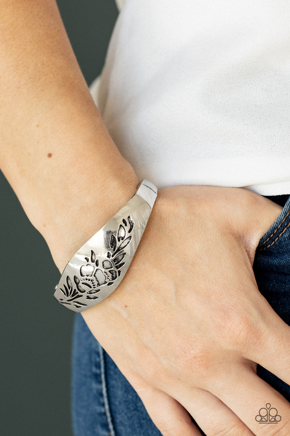 Fond of Florals - Silver Bracelet - Paparazzi Accessories