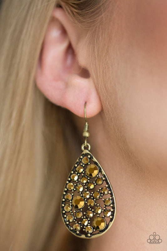 GLOW With The Flow - Brass - Paparazzi Accessories